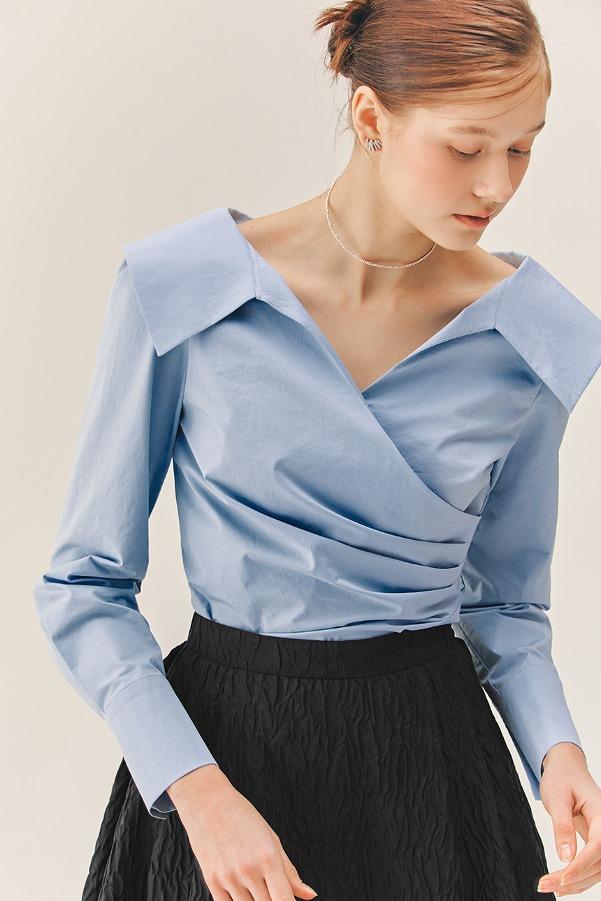 ELLIE V-neck long sleeve blouse (Light blue)