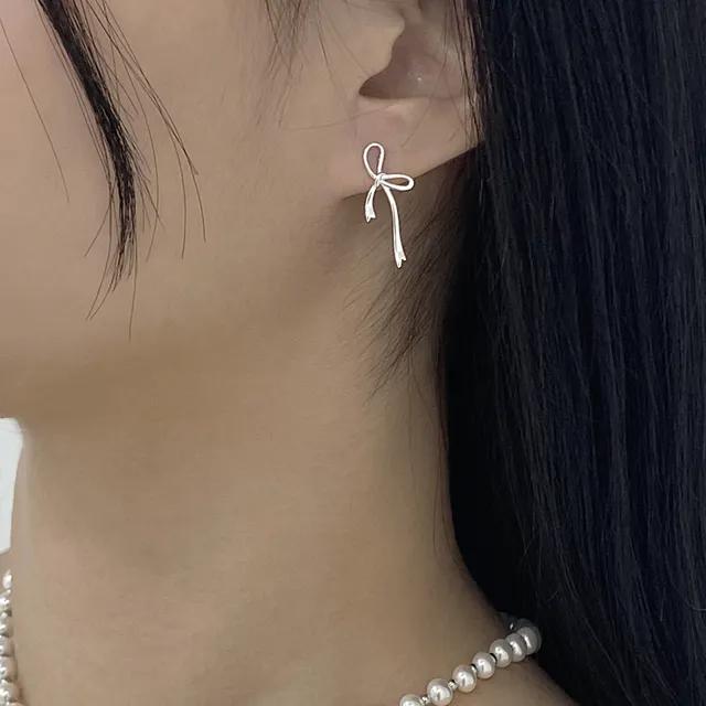 [당일출고](925silver) Moody ribbon earring 리본귀걸이 데이트룩 실버귀걸이 은귀걸이 빠른배송