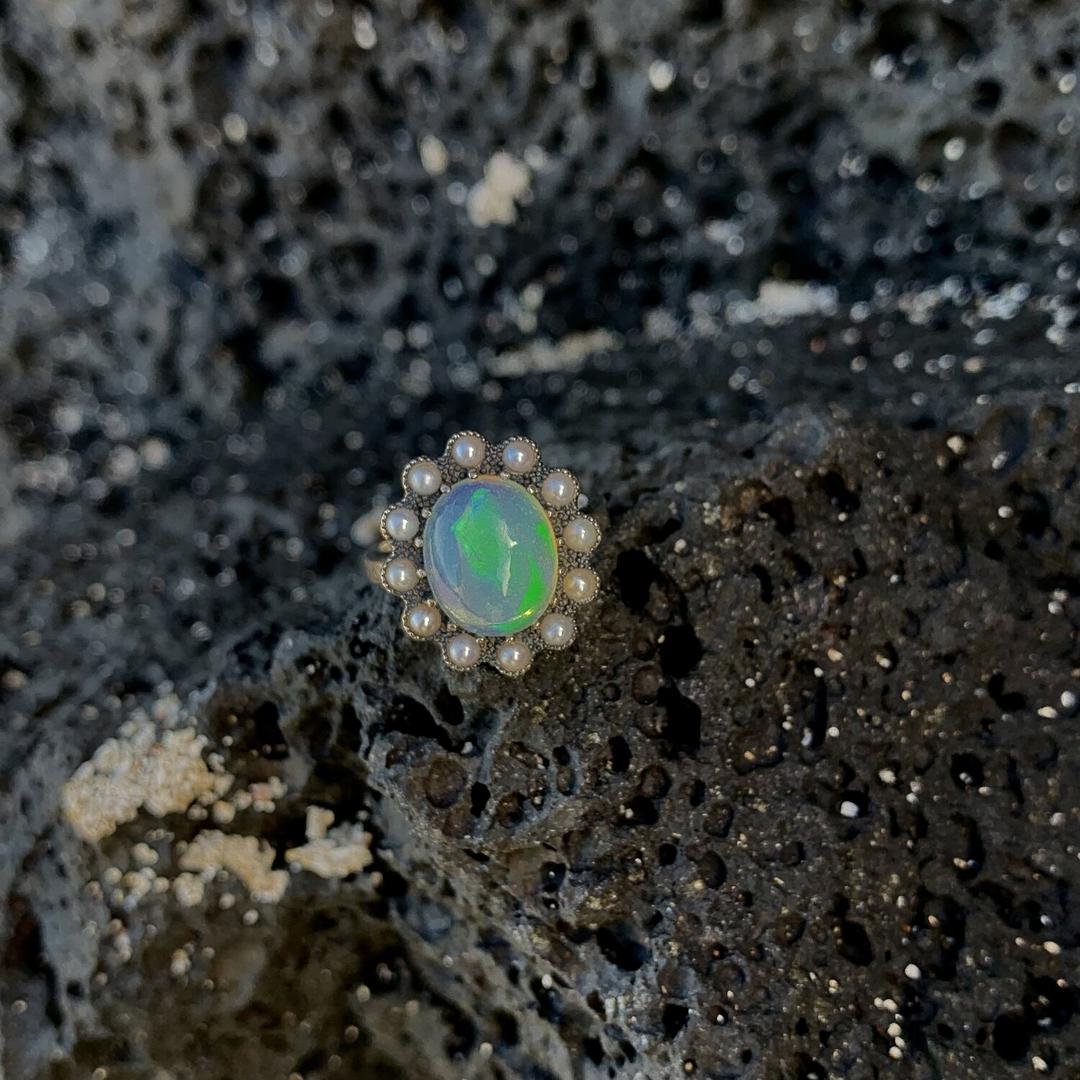seed pearl & stone ring / opal
