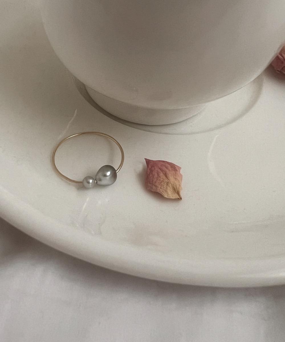 Grey pearl silky Ring