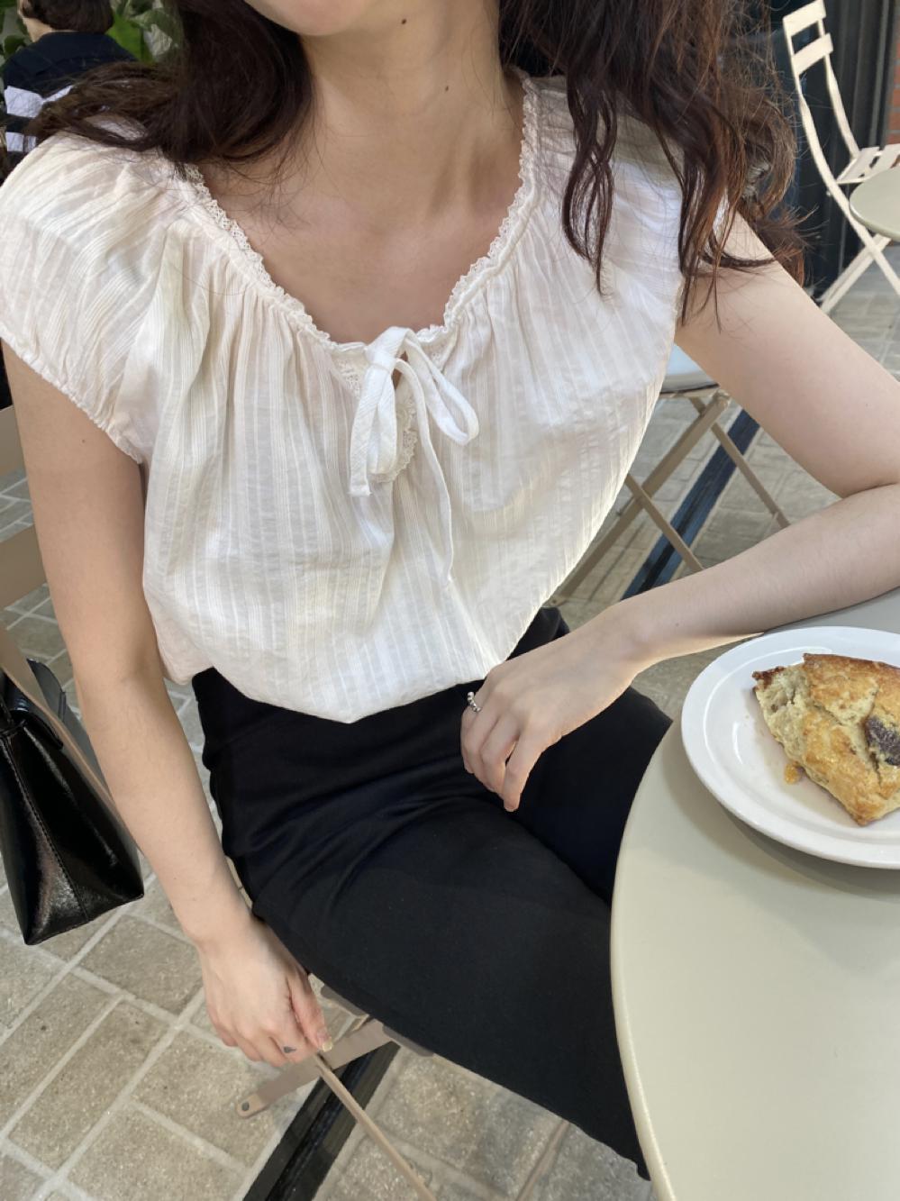 모마지 [소라당발] Marint blouse (2colors)