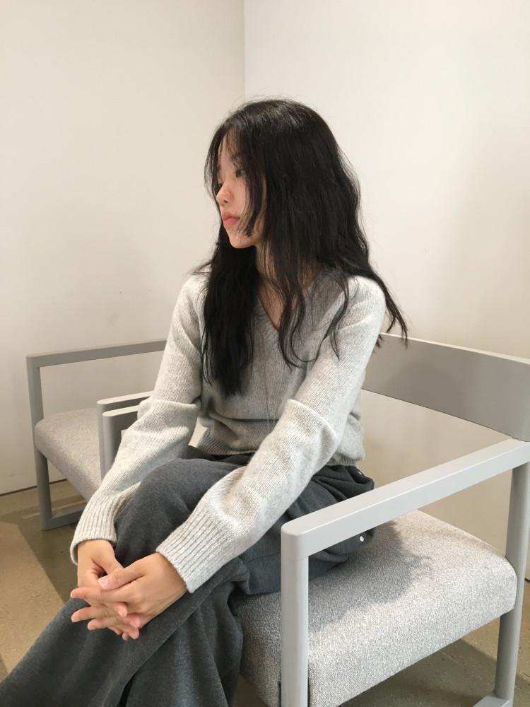 LAND V-NECK KNITWEAR 랜드 브이넥 니트