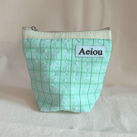Aeiou Basic Pouch (M size) Early Summer Applemint