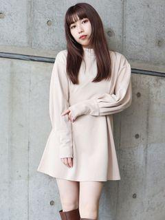 パフスリーブタックミニワンピース