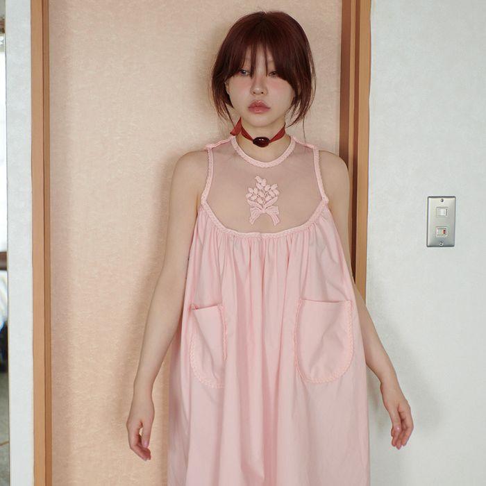 2차 needlepoint midi dress in pink