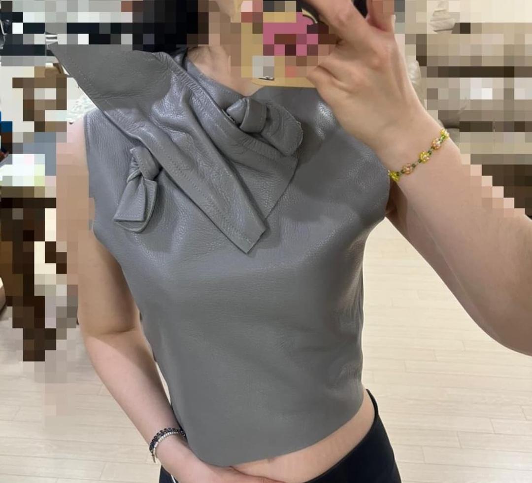 44 신품 JW앤더슨 가죽 크롭 민소매 탑 블라우스  | 후루츠패밀리