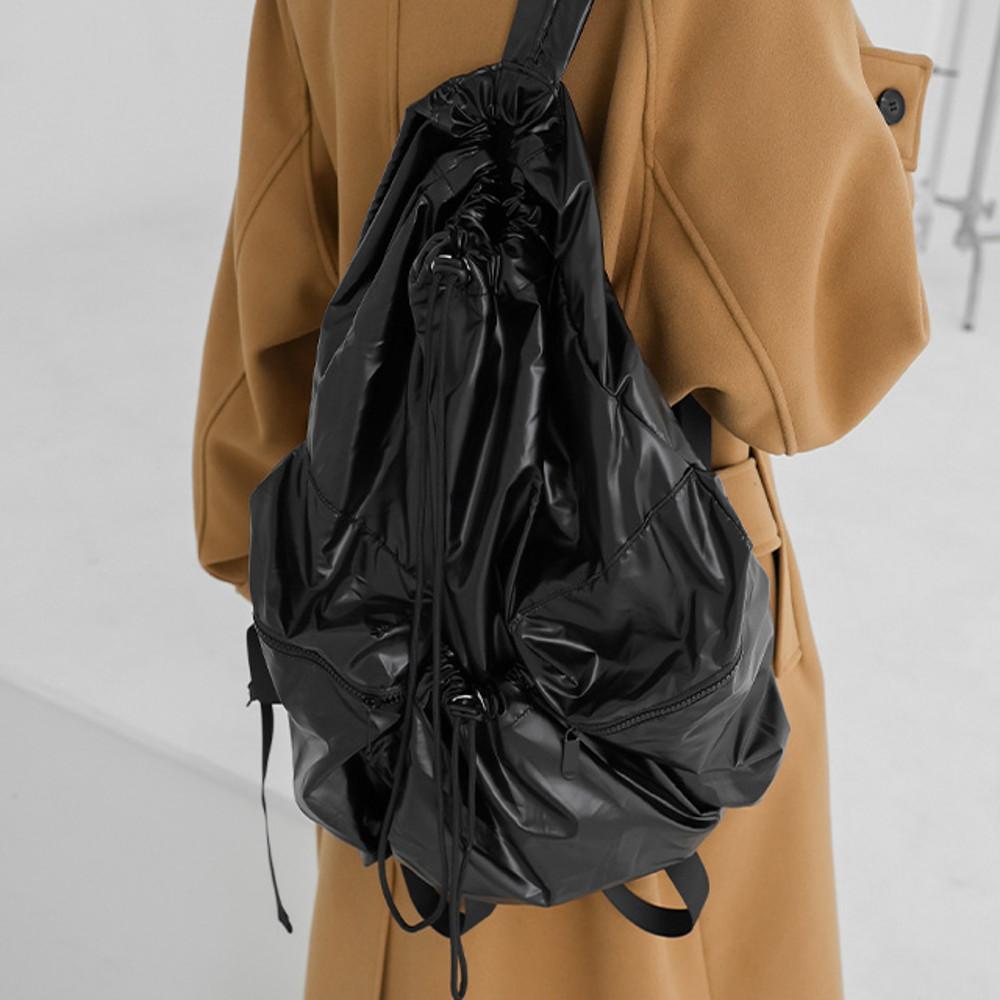 플레인 글로시 백팩 빈티지 y2k 메탈릭 유광 스트링 복조리 포켓 짐색 가방 배낭 초경량 보부상 수납 데일리 캐주얼 유니크