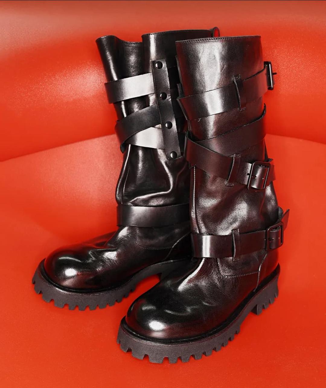 나야와시 x 야세 벨티드 홀스하이드 부츠 블랙 | 후루츠패밀리