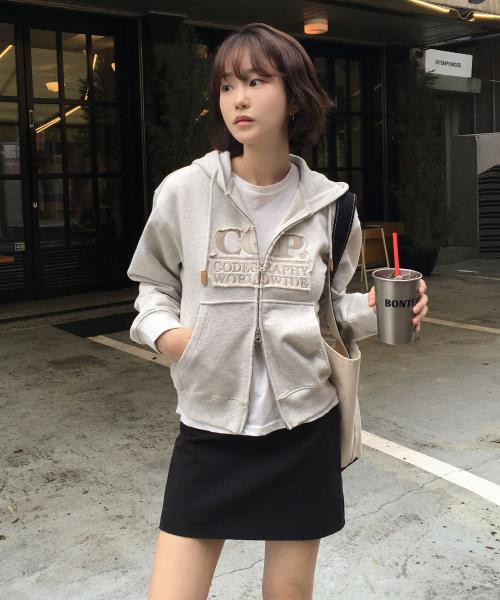 (우먼) 스퀘어 로고 데미지 후드 집업_오트밀