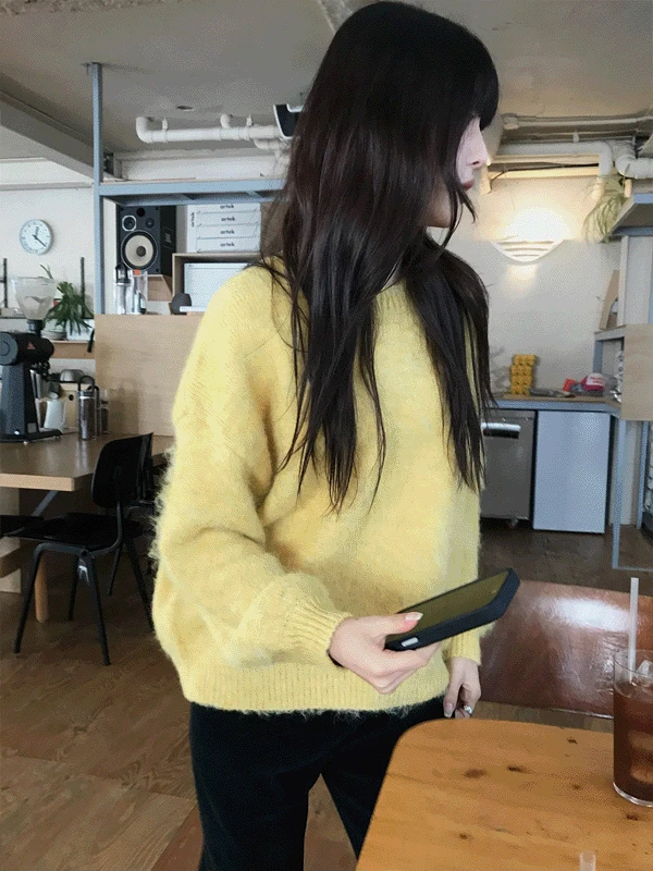 브러쉬 울 라운드 니트