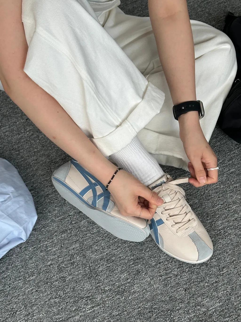 <무료배송/당일출고> 오니츠카타이거 런스파크 크림 라이트 블루 남여공용 1183B480-250 [스니커즈 리뷰 1차]