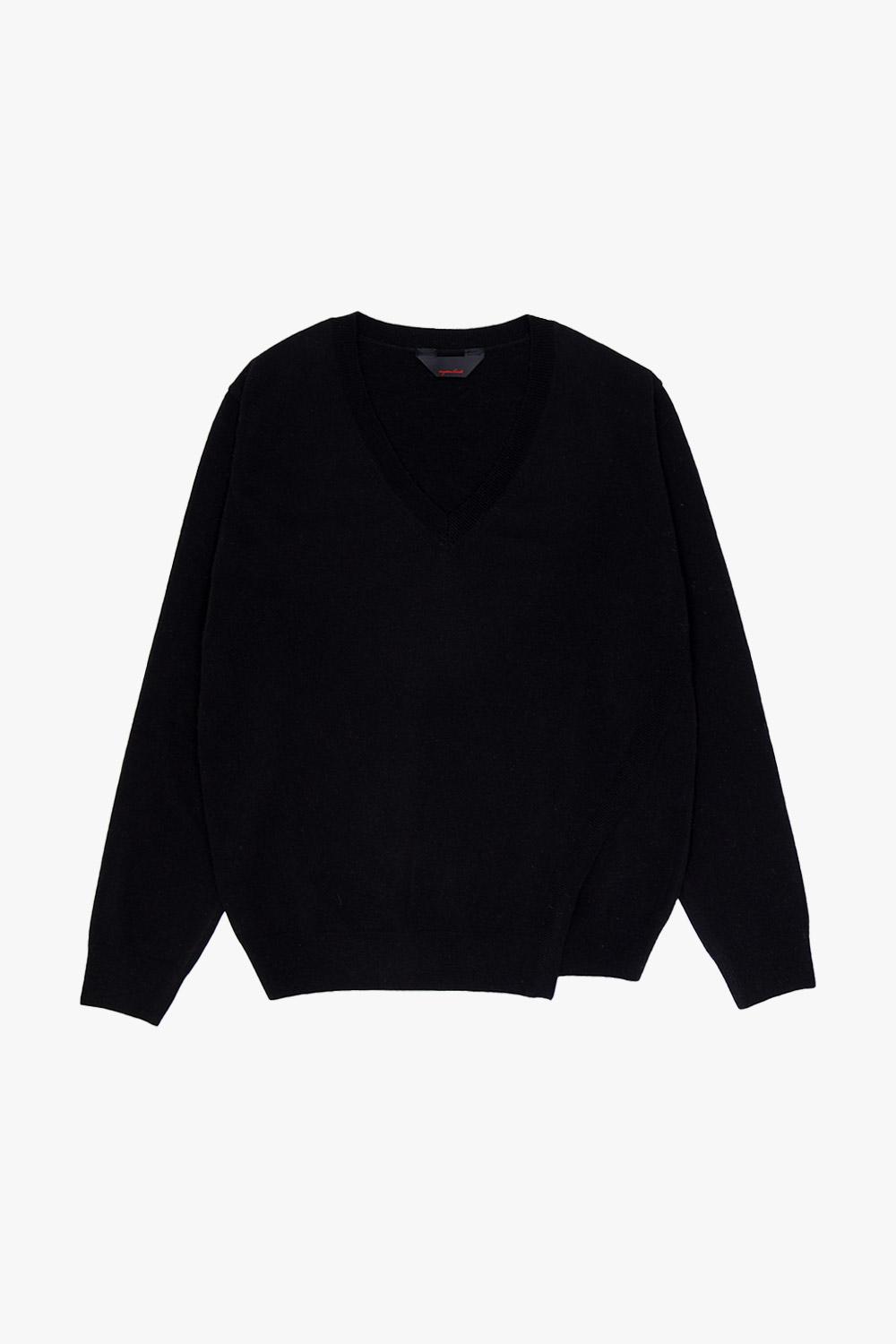 CAMELLIA V-NECK - BLACK