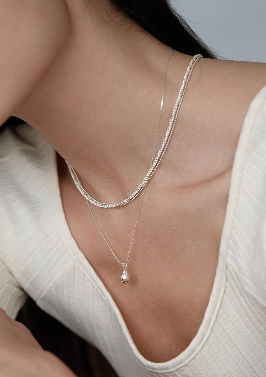 drop necklace