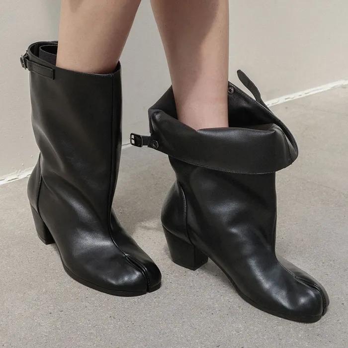 [3rd] Wide Buckle Tabi Boots / Black