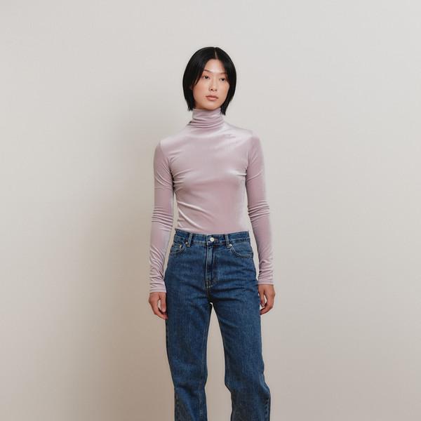 HIGH-NECK VELOUR TOP