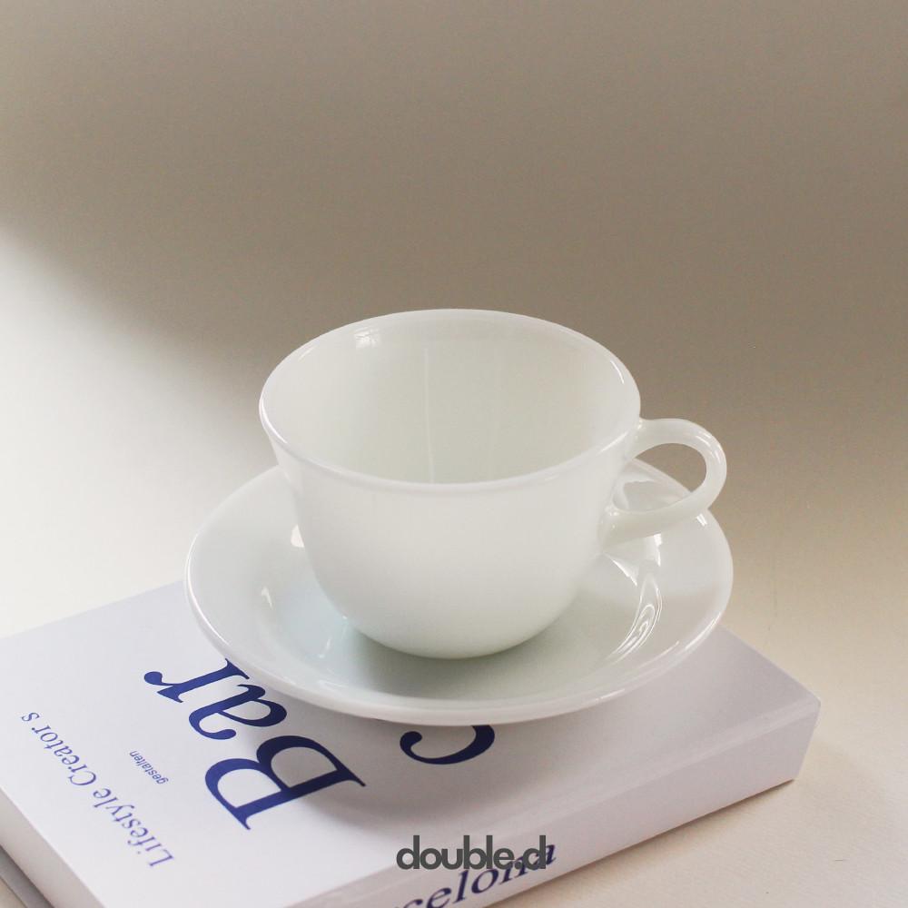 [중고] [더블디] 파이렉스 윈터 프로스트 밀크글라스 컵 & 소서, 빈티지 올 화이트 커피잔 세트, 파이렉스 티컵