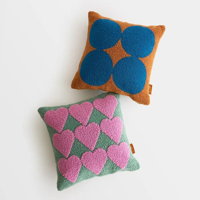 [BWTZ] 몽글몽글 양털 뽀글이 쿠션커버 하트도트 택1