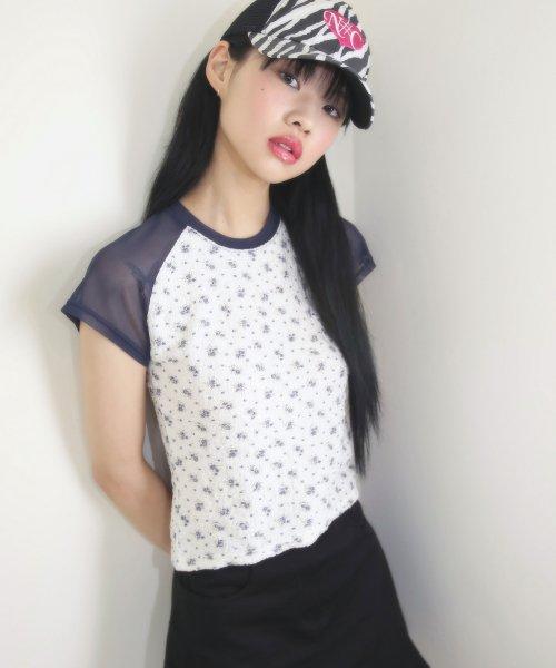 메쉬 블록킹 플로랄 티셔츠 네이비