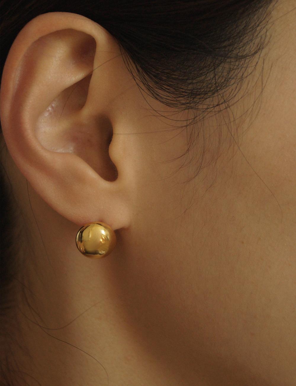 BUN GOLD EARRINGS