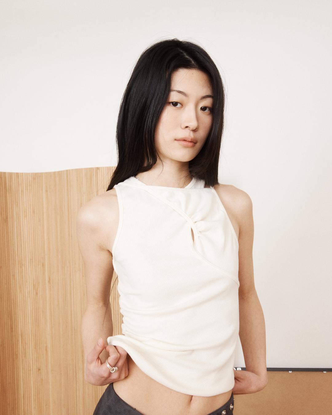 LAYERED SHIRRING SLEEVELESS (IVORY)