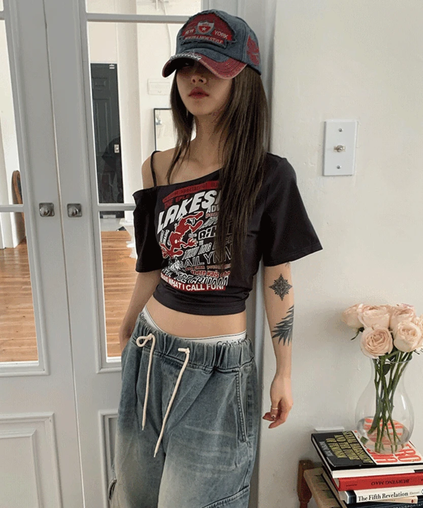 프린팅 언발 오프숄더 반팔 티셔츠