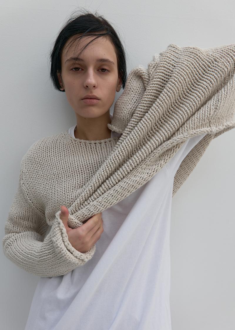 RELAXED COTTON SWEATER IN ECRU