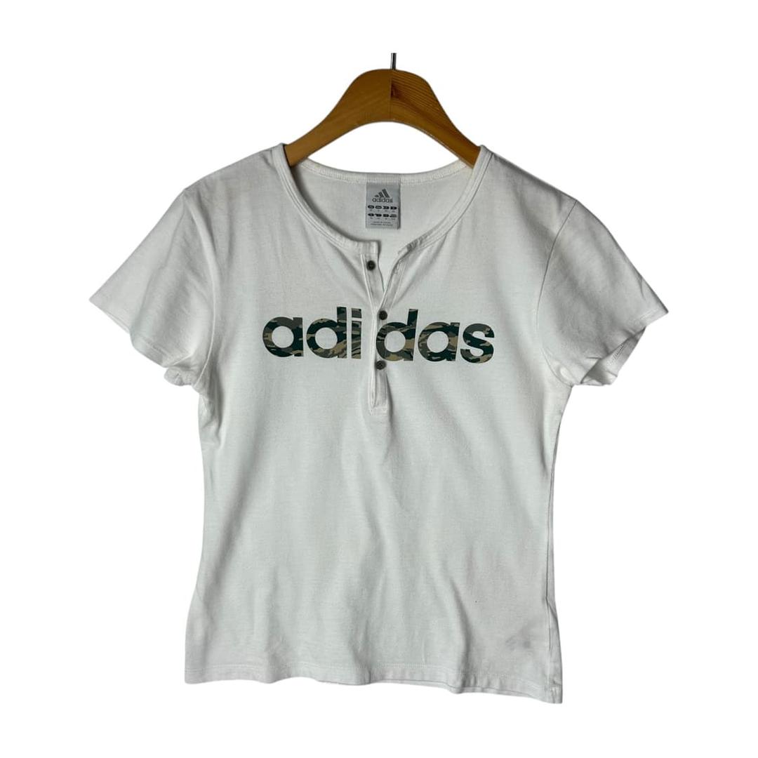 [adidas] 아디다스 카모로고 헨리넥 반소매티  | 후루츠패밀리