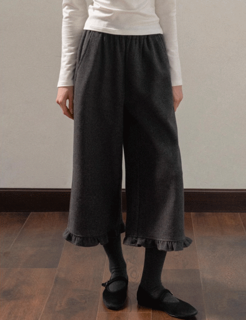 디에 페미닌 밑단프릴 도톰기모 7부팬츠