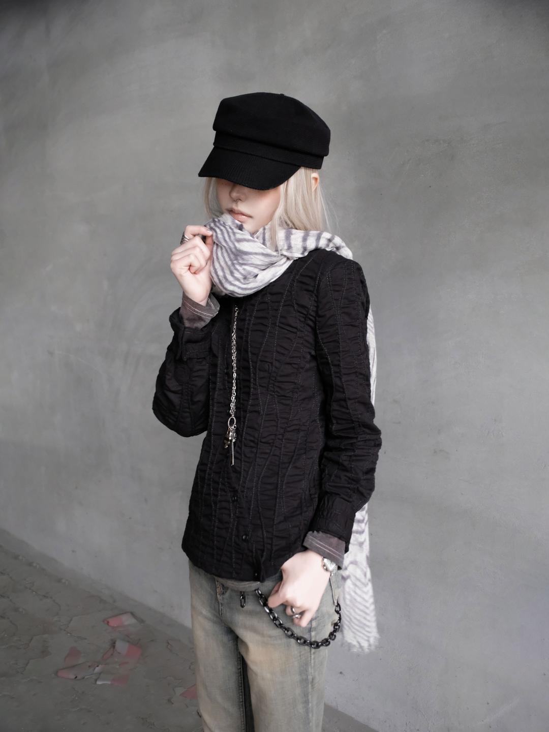 Curved crinkle shirt