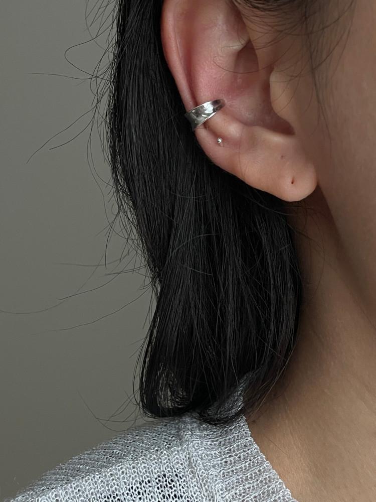 [모노로그] 심플 볼드 포인트 베이직 실버 이어커프