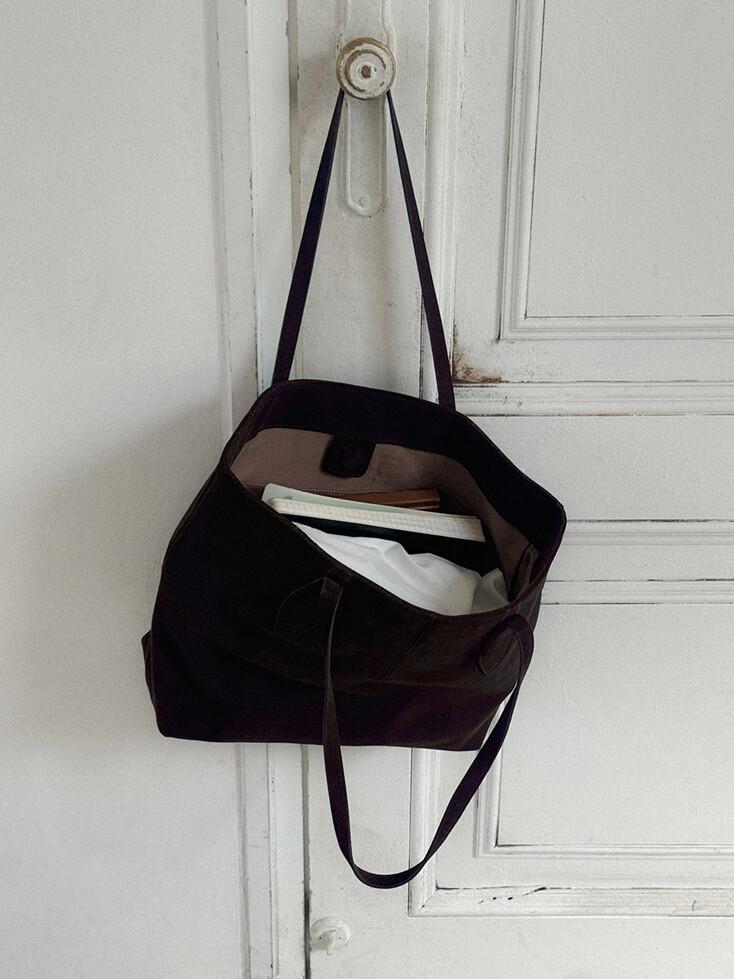 [11/22 예약배송] Kevin suede bag (brown)