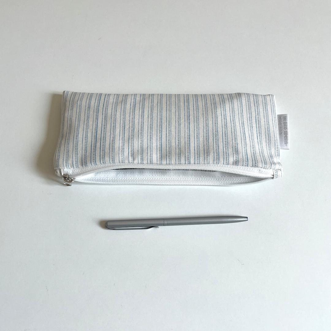 화이트 핀스트라이프 필통