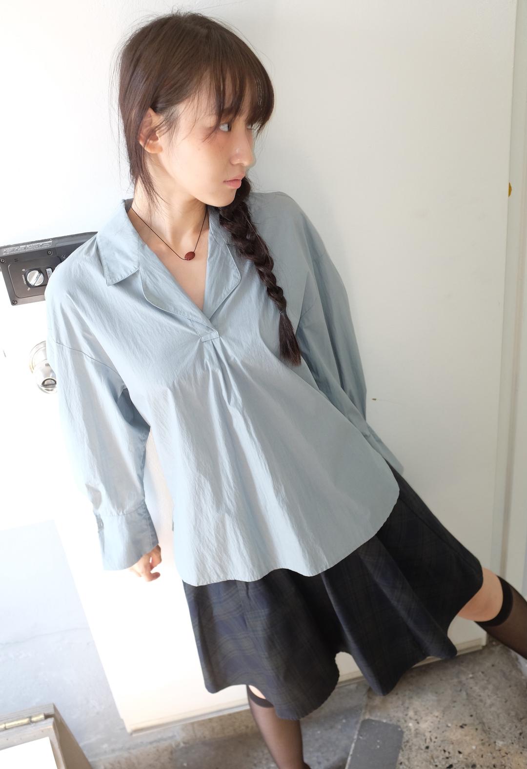 CLUB MONACO blue shirt