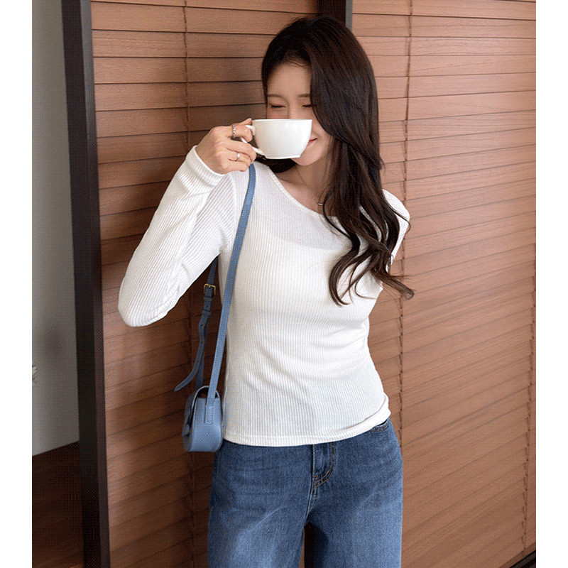 벤일골지 라운드티셔츠