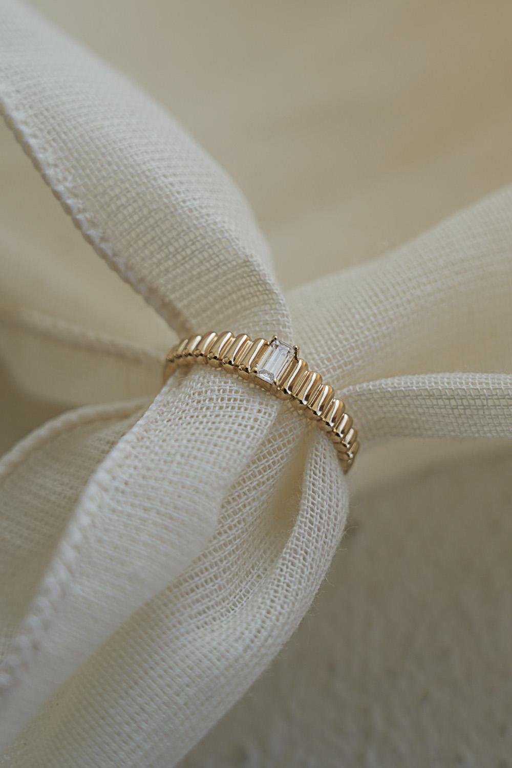 14k square cubic ring