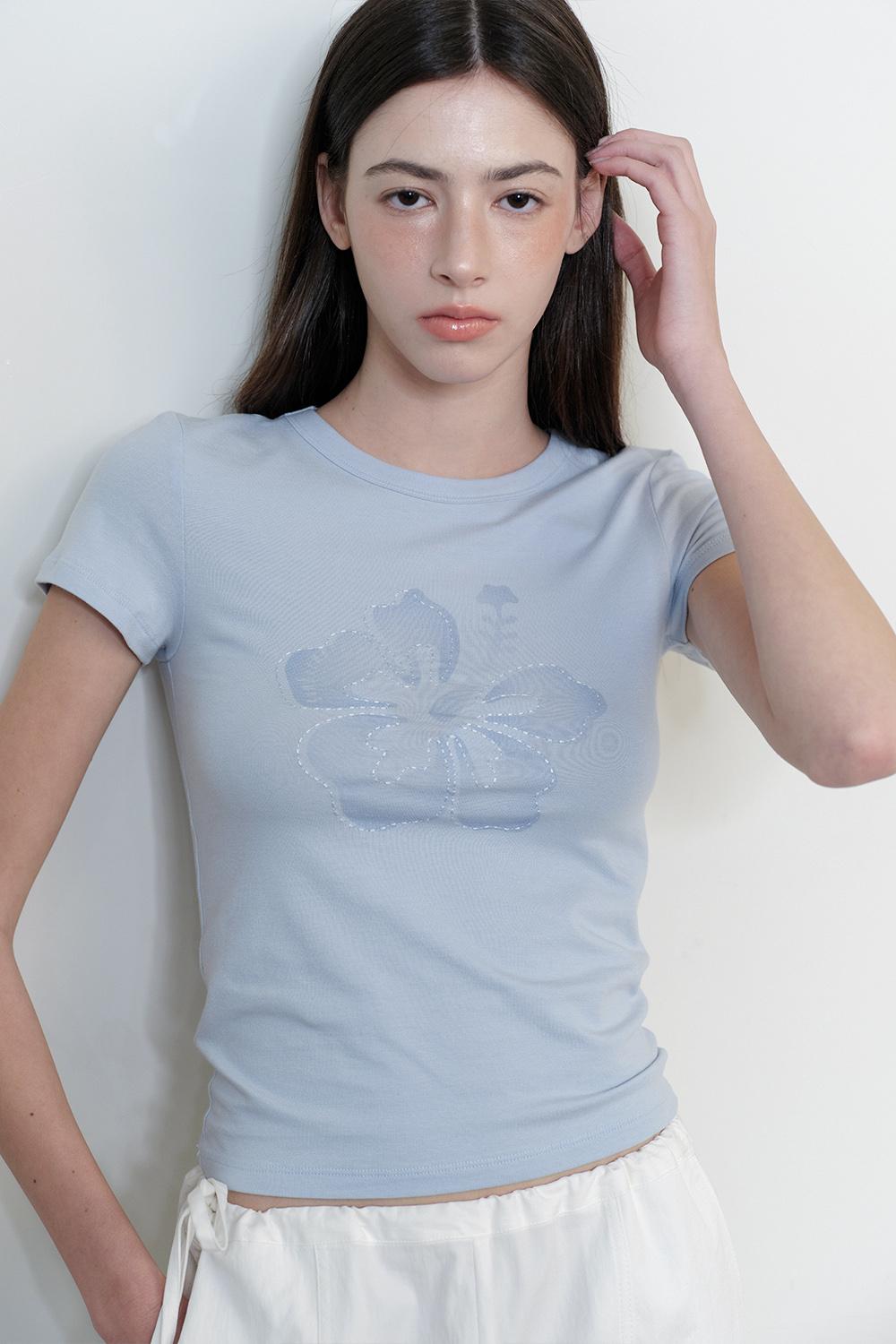 Sunburn Flower Stitch T-shirt (SKYBLUE)