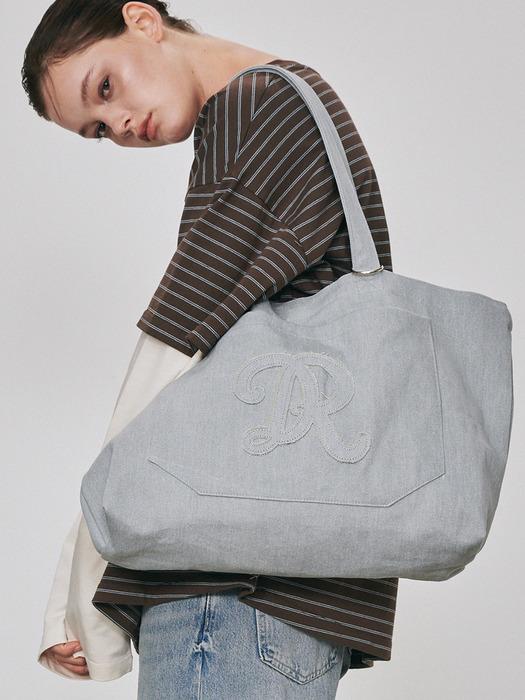 DEER DR APPLIQUE POCKET SHOULDER BAG (LIGHT GREY)