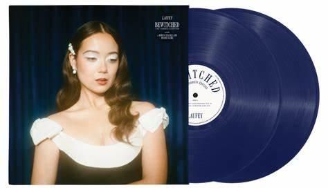 Laufey (라이베이) - Bewitched : The Goddess Edition [블루 컬러 LP]