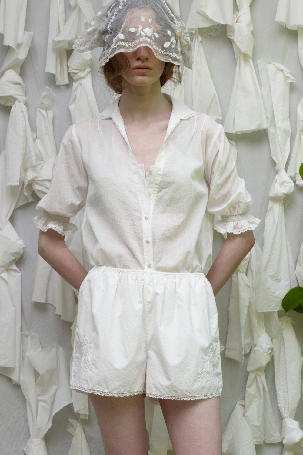 Via Coco embroidery shorts (Ivory)