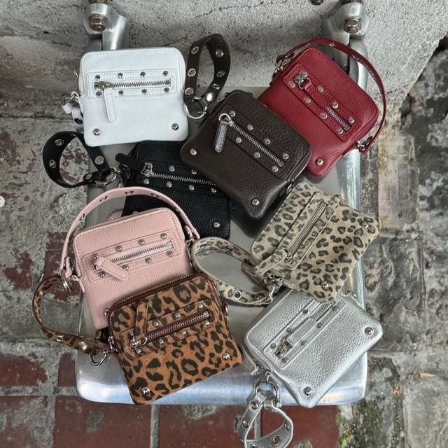 DEINET STUD CROSS CHAIN WALLET