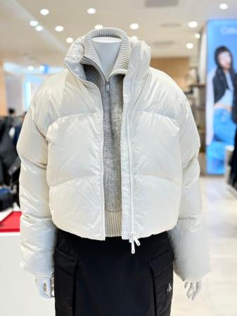 이런 상품 어때요? 24F캘빈클라인 여성 릴렉스핏 크롭 글로시 다운 푸퍼 패딩 점퍼 J225425 YBI