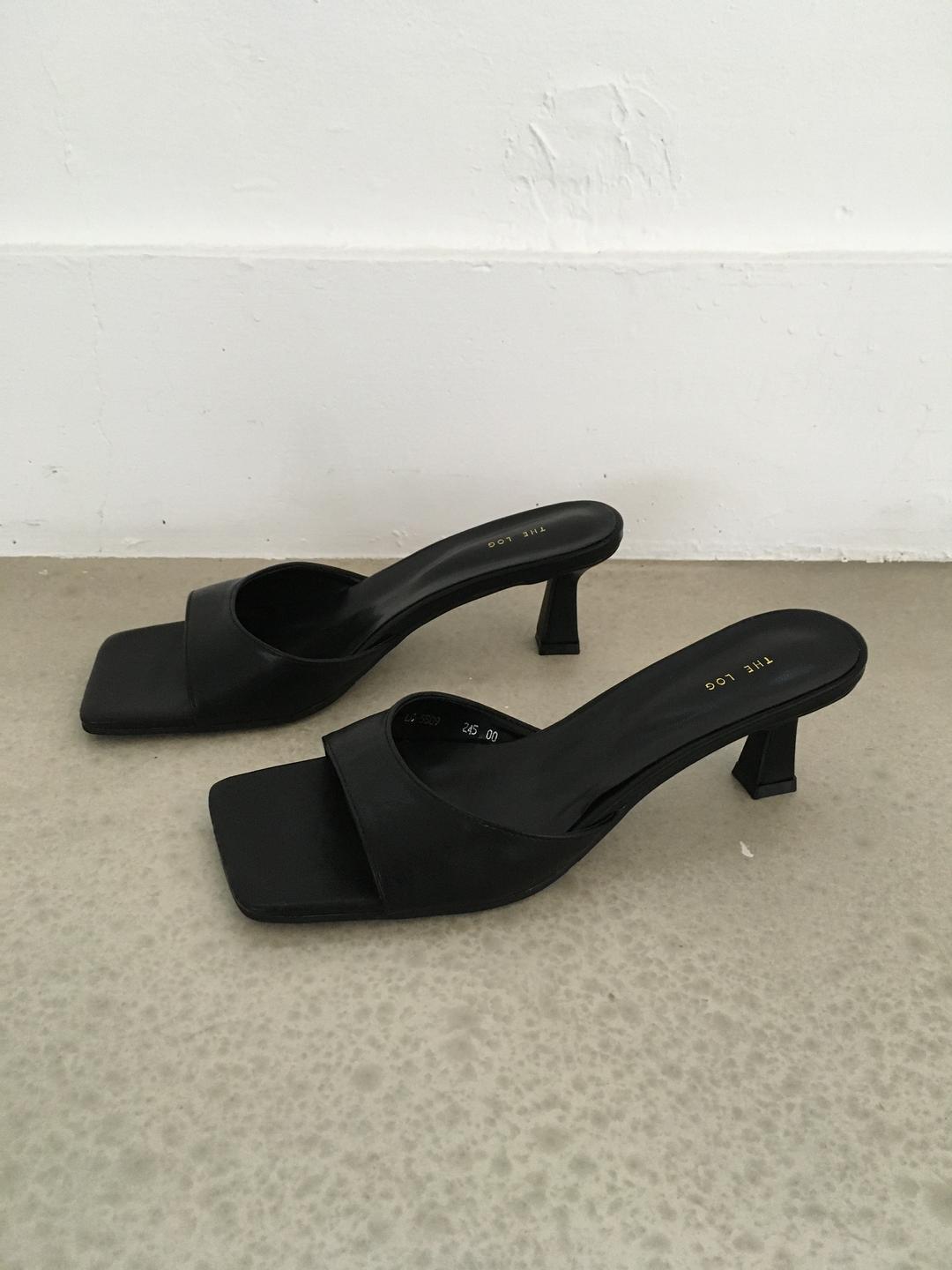square mule (black)