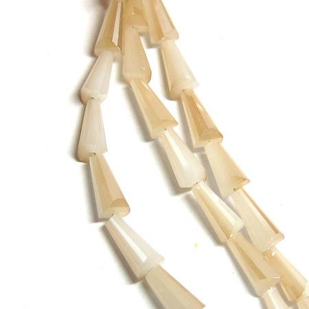 크리스탈 | 꼬깔 삼각드랍 (중) | 투톤베이지 | 6*12mm (1줄 - 약 50개)