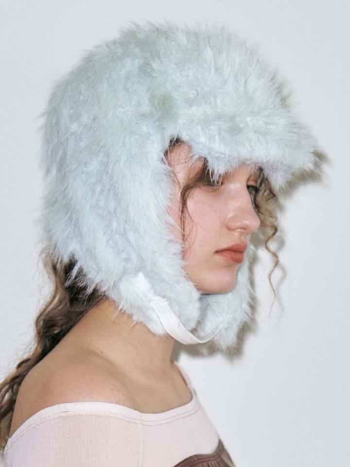 FLUFFY EARFLAP HAT IN MINT