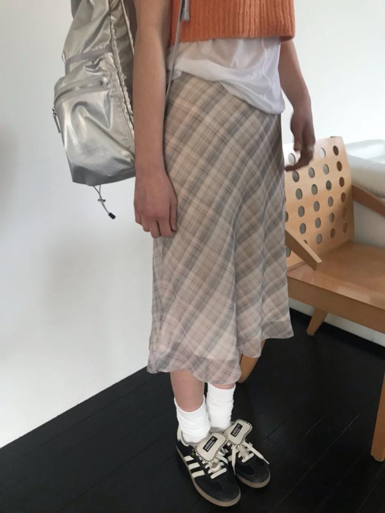 베이지S당일 / We are 위아 홀리 스커트 체크 훌 에이라인 시어 안감 S M 2color