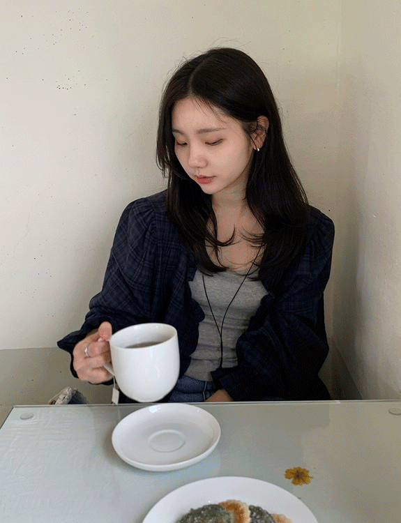 위드윤 [🏆BestSelling] 나흐 체크 프릴 블라우스