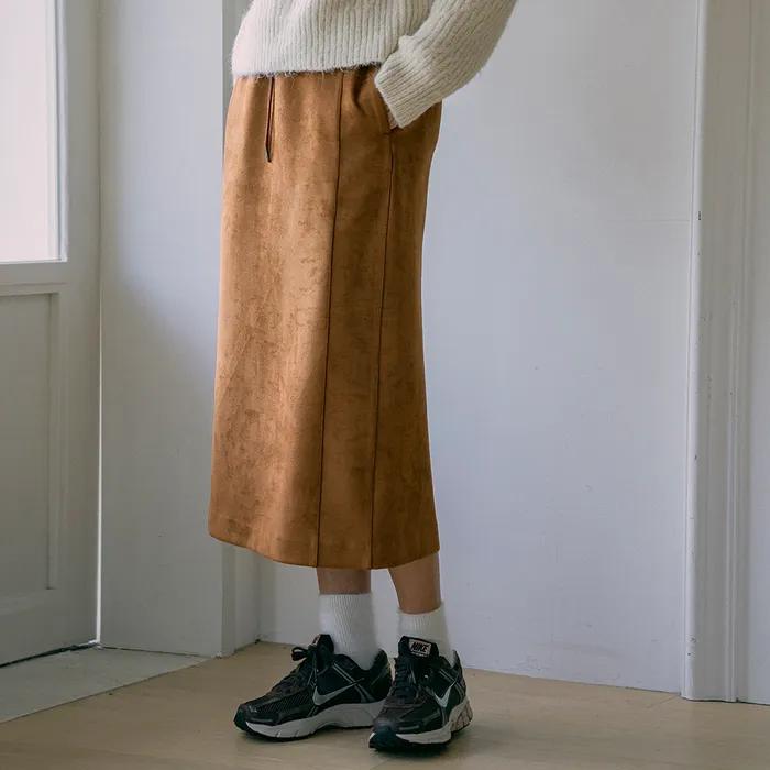 P3213 밴딩 스웨이드 롱 스커트_Camel beige