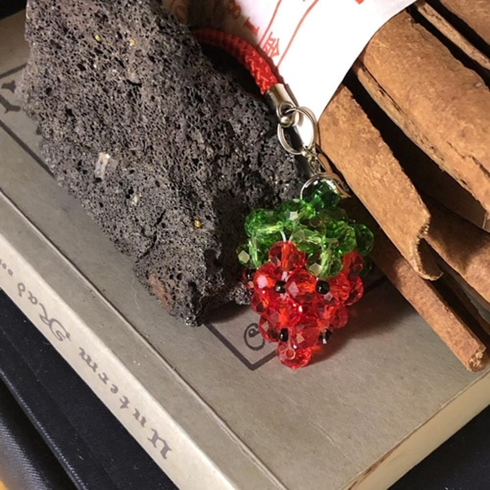 [비즈 키링] 딸기 주얼리 자동차 가방 키홀더 (랜덤발송) 마을엔