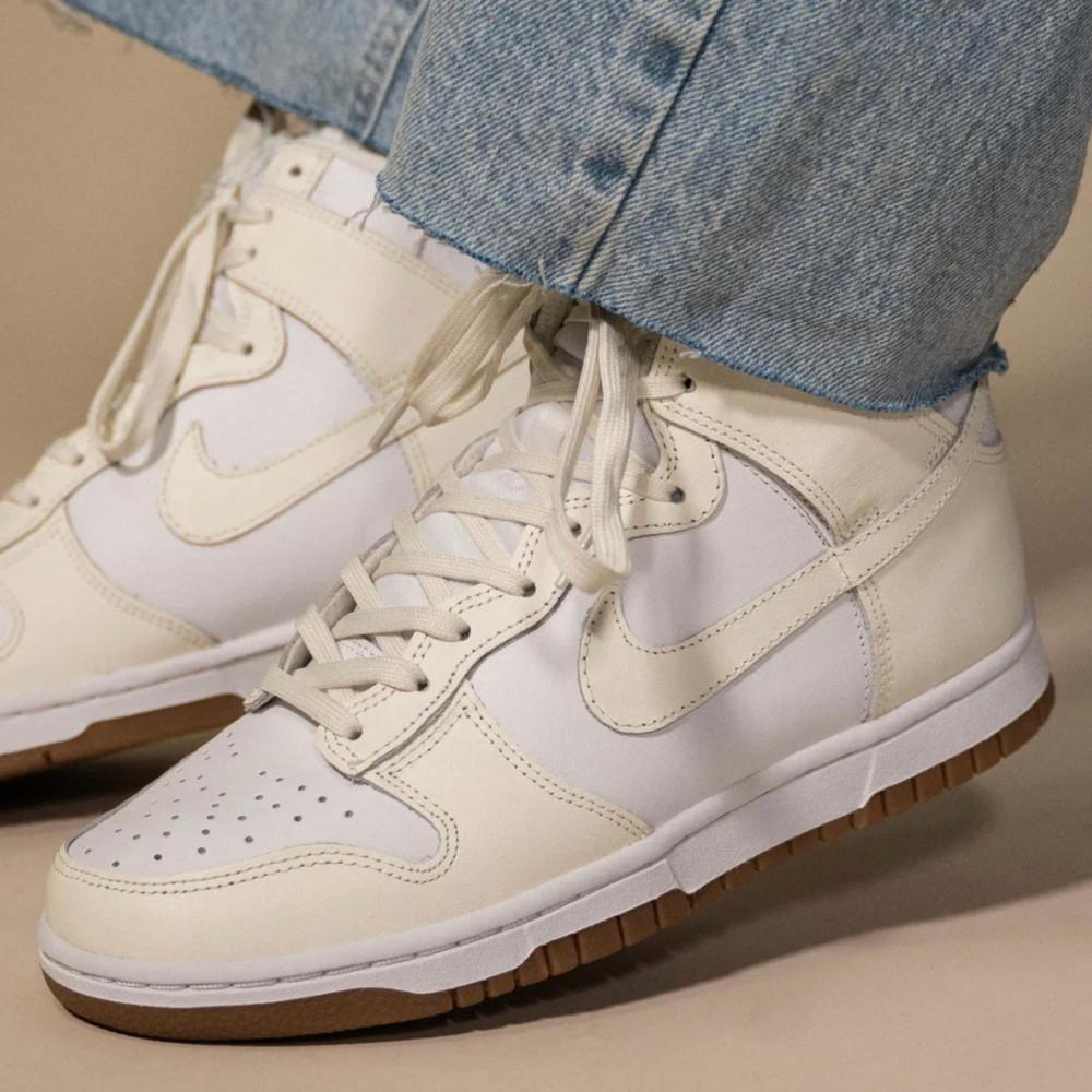 나이키 우먼스 덩크 하이 화이트 검 DD1869-109