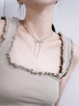 Crop ribbon necklace